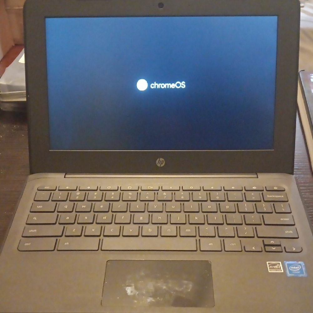 HP Black Chromebook Laptop Unlocked Fully Functional - Picture 2 of 2